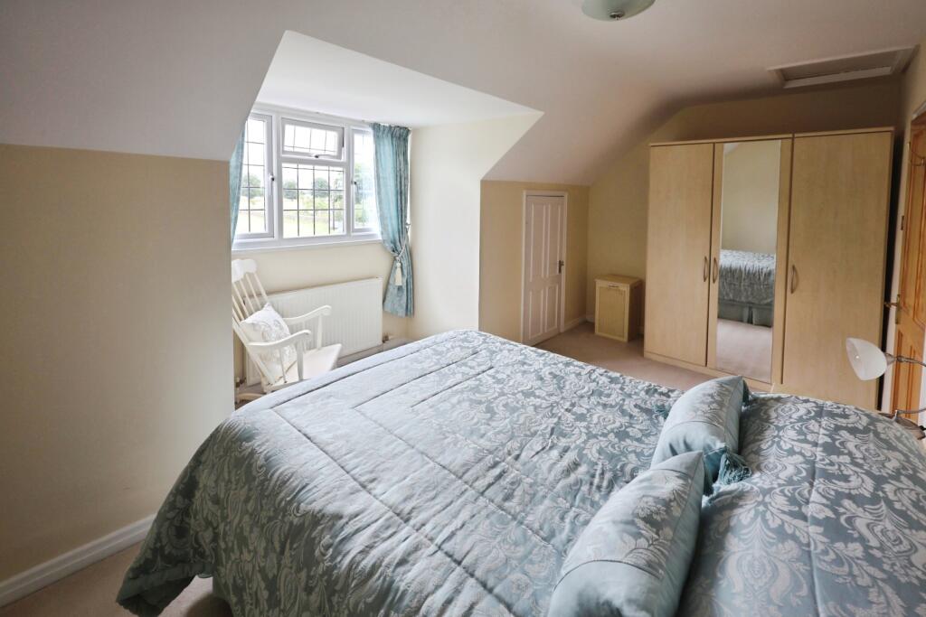 pbox-bedroom-316527.JPG