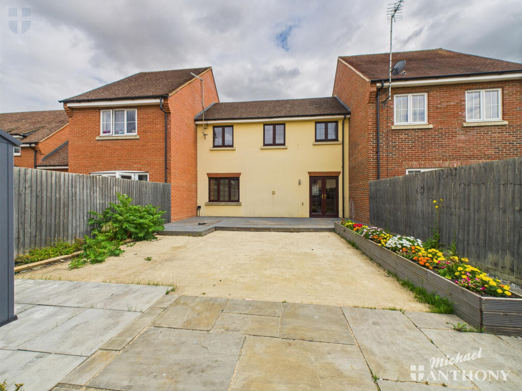 CAM03218G0-PR0717-STILL013