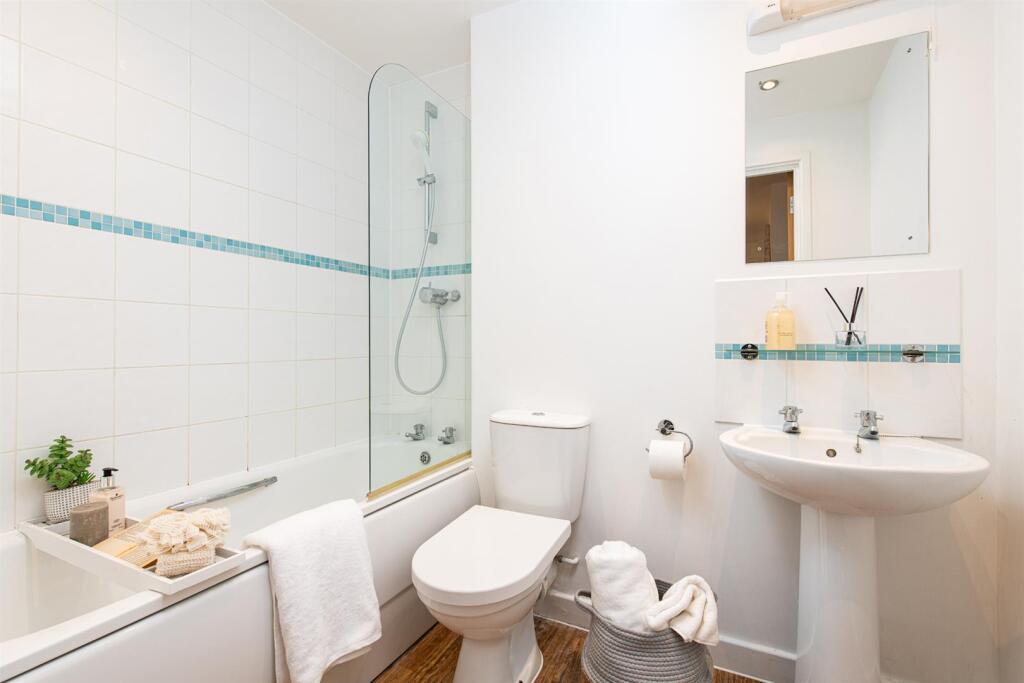 Bathroom.jpg