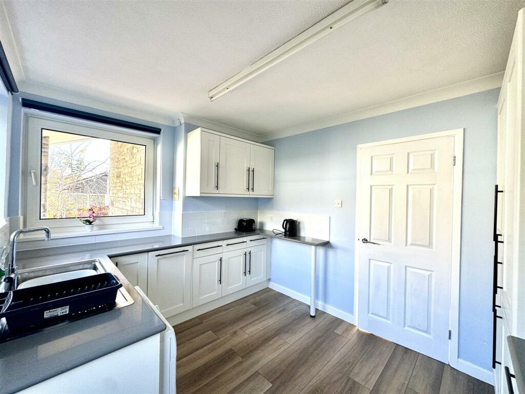 KITCHEN/BREAKFAST ROOM