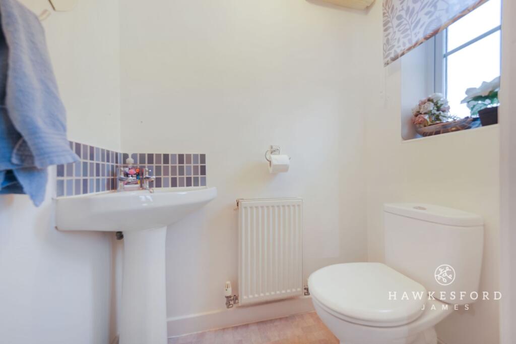 George Walk, Sittingbourne - Downstairs W.C