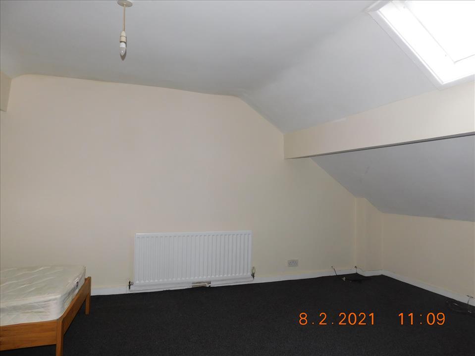 LOFT ROOM