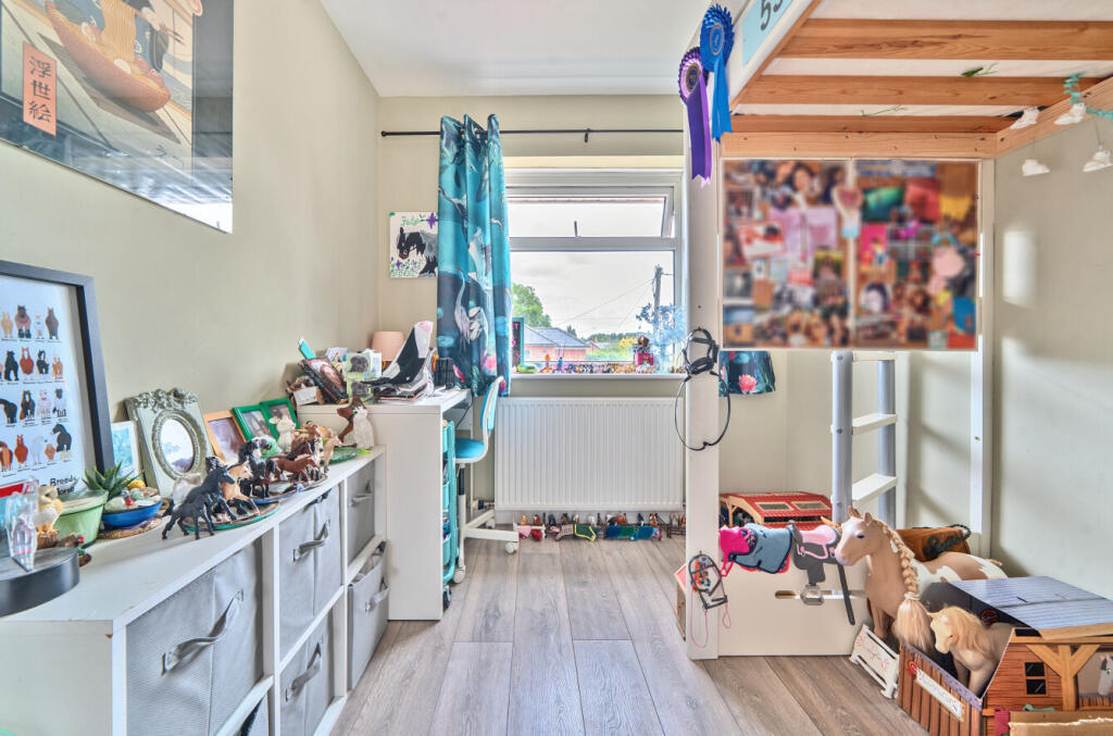 1329834-3-688103f...