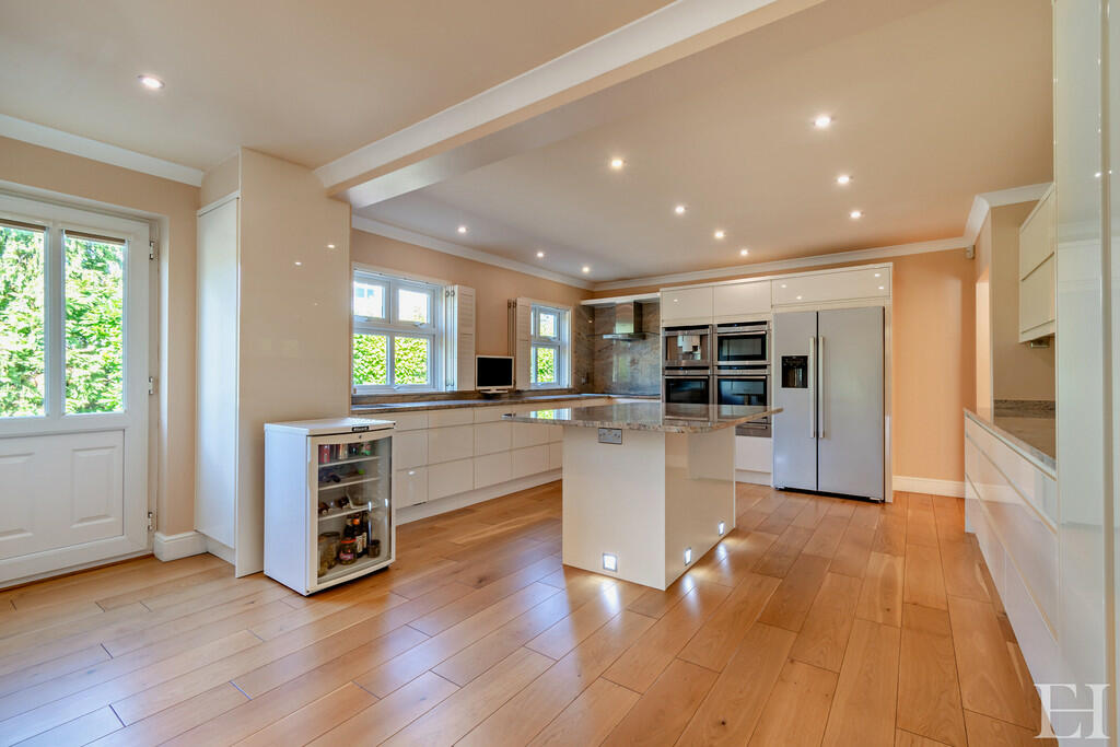 8617805-interiorW...