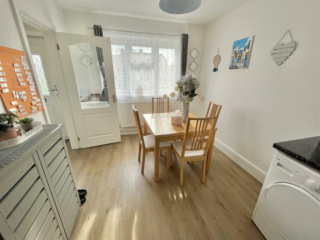 Dining Kitchen Aspect 5.jpg