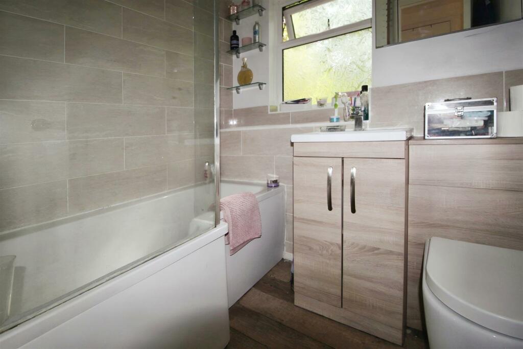 cc46af81-BATH.JPG