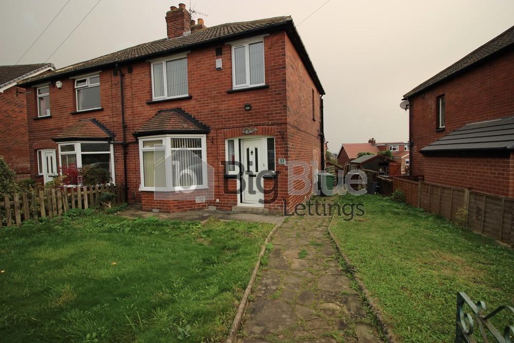 Charming semi-detached house featuring a well-m...
