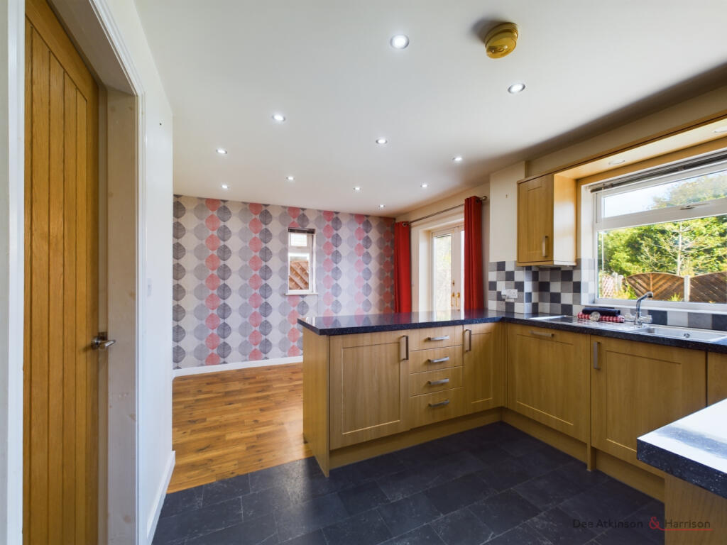 Kitchen/Dining Area