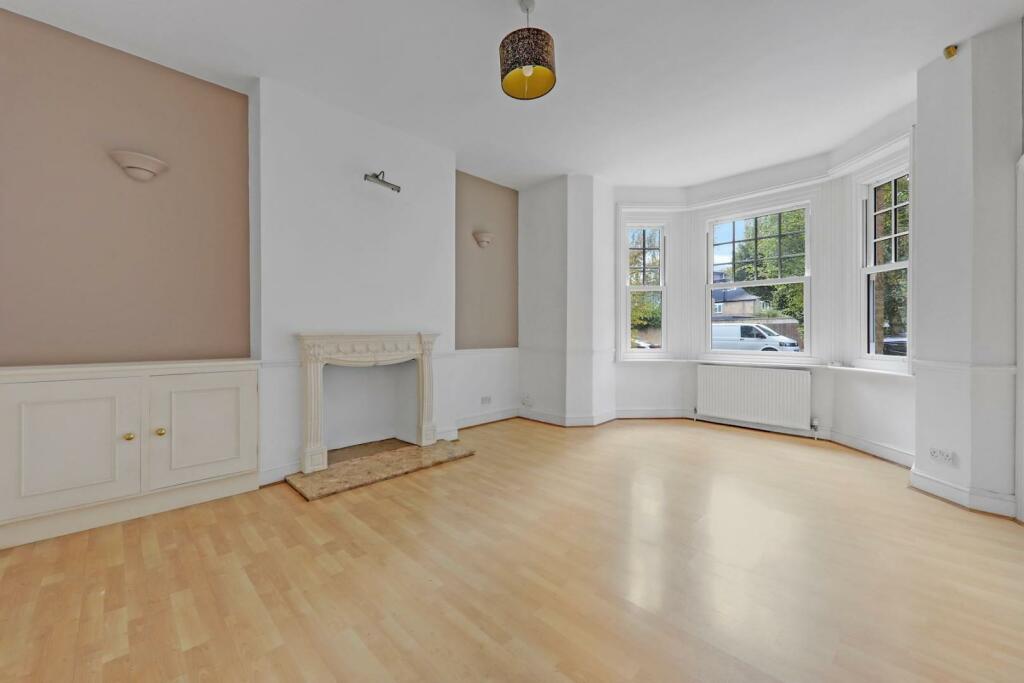 01-c85aJHPropWorld - Flat B 78 Newland Park - 1-me