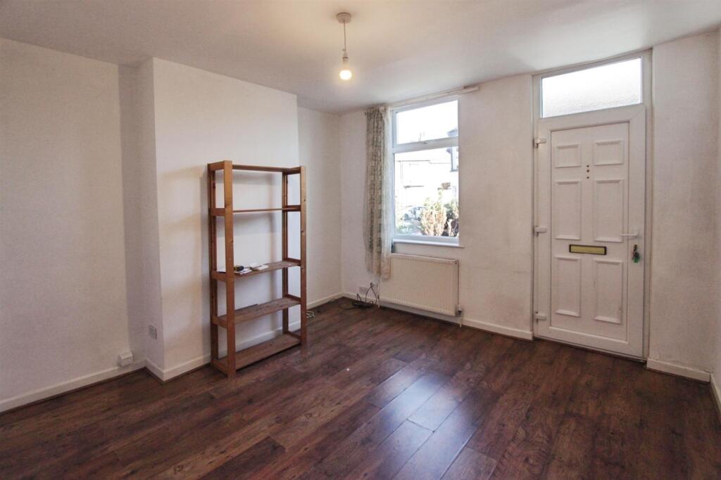 0697b299-Living 20Room.JPG