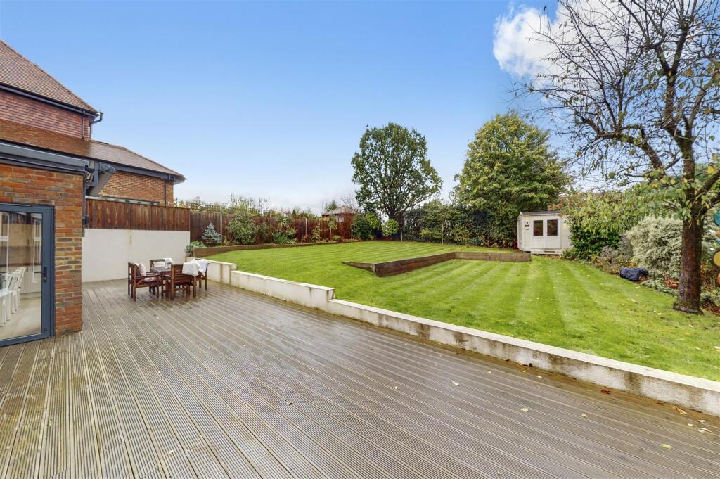 Kingwell, South Hill Avenue - X8CD1xIrLi39MoWqedcI