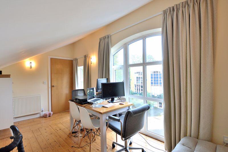 BEDROOM 2