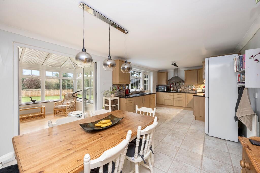 Kitchen/Dining