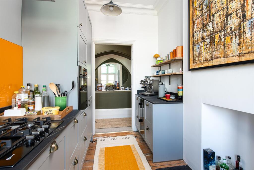 Kitchen_5.jpg