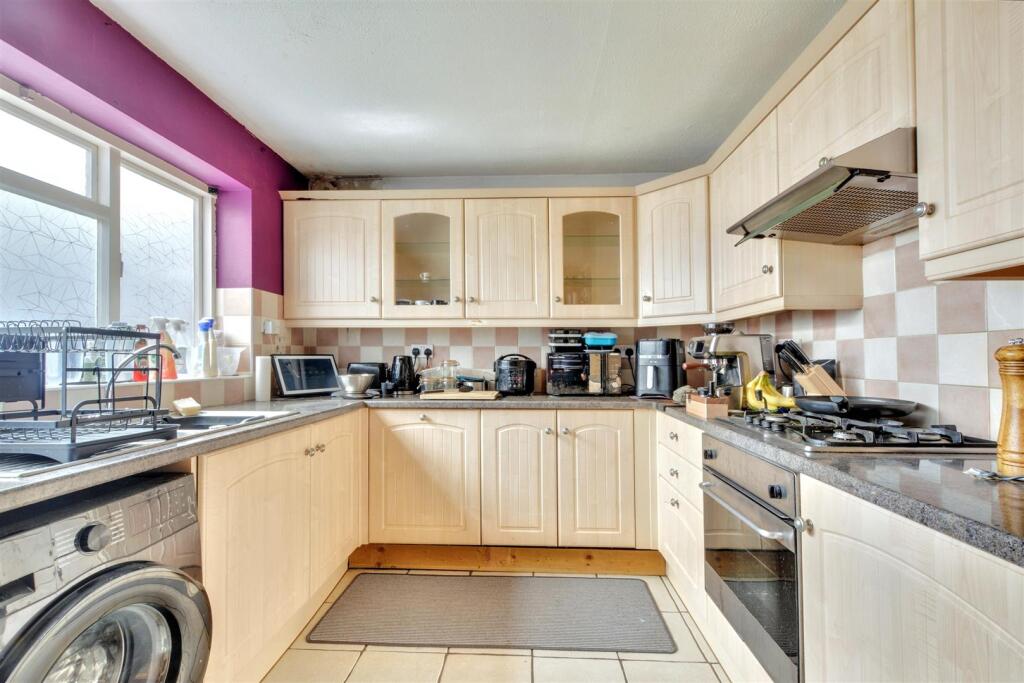 Kitchen_1.jpeg