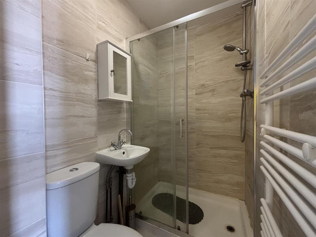 Shower Room.jpg