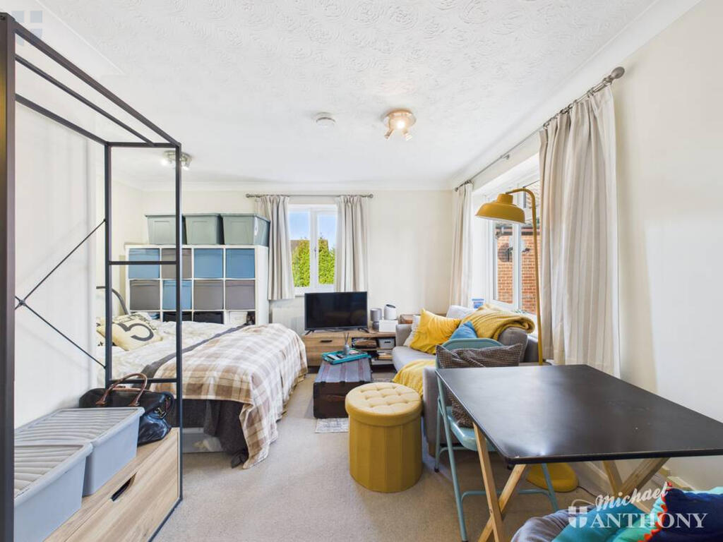 CAM03852G0-PR0477-STILL003-thumbnail-h750-70