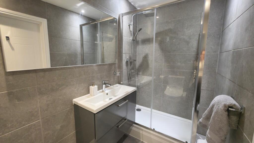 En suite shower room