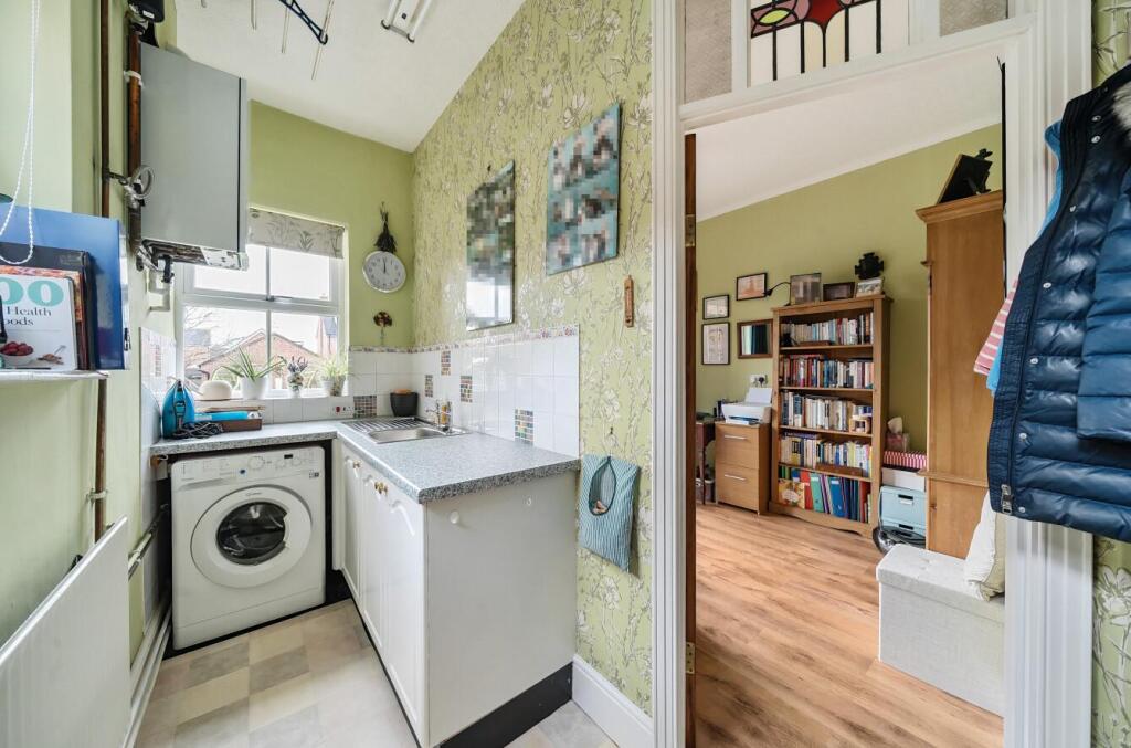 52 Hillmorton Road, Rugby