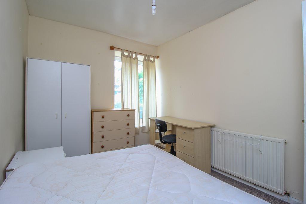 Room 4 (2)
