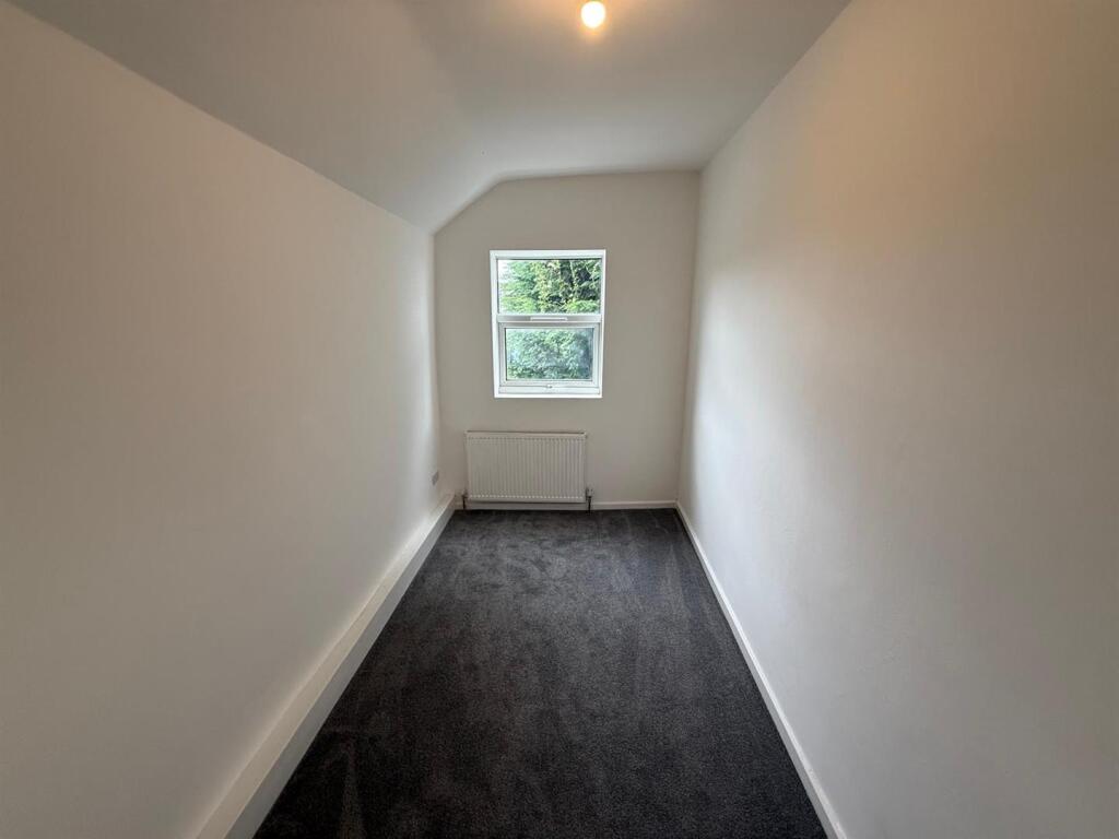 small room leeming.jpeg