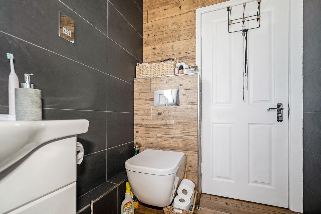 Bathroom downstairs