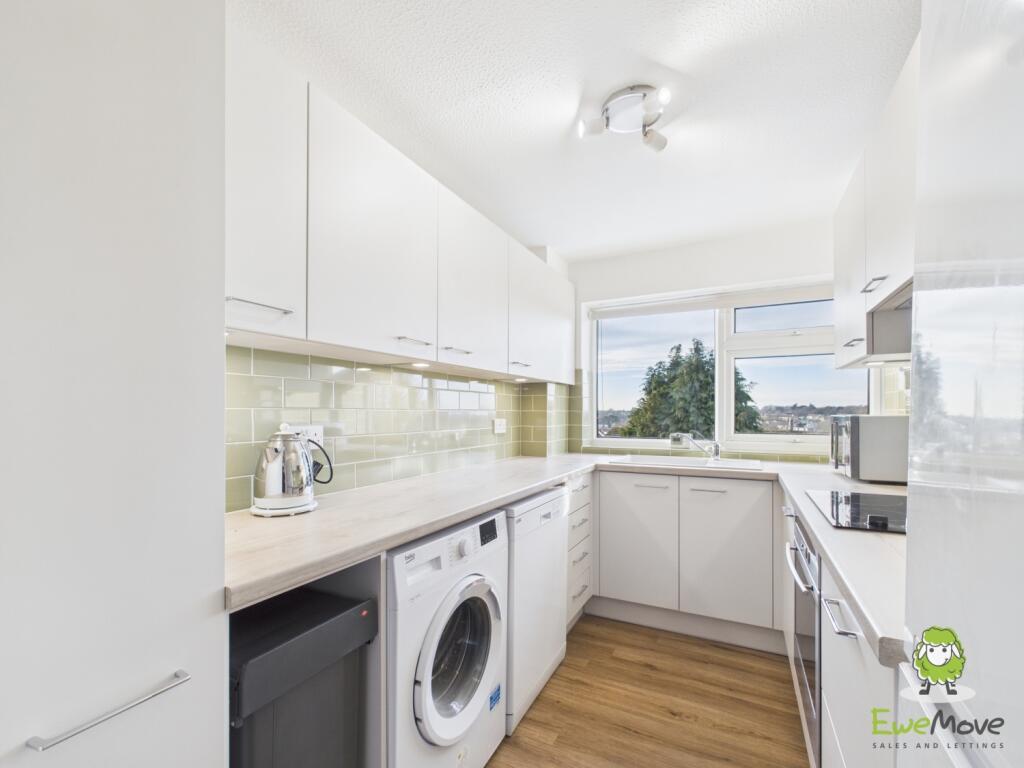 EweMove Estate Agents Basingstoke - Sylvia Close -