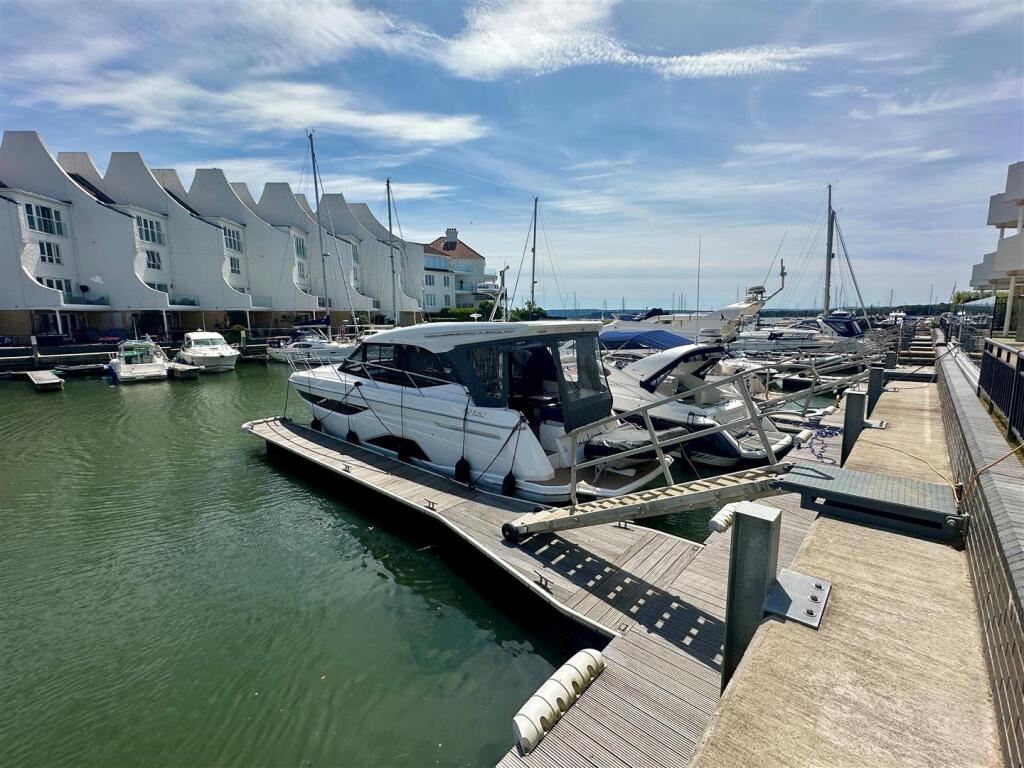 Berth 41.jpg