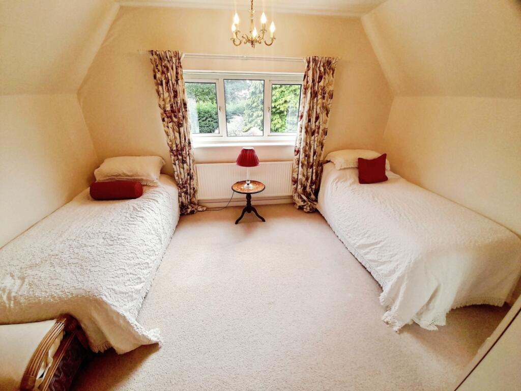 pbox-bedroom-323136.jpg
