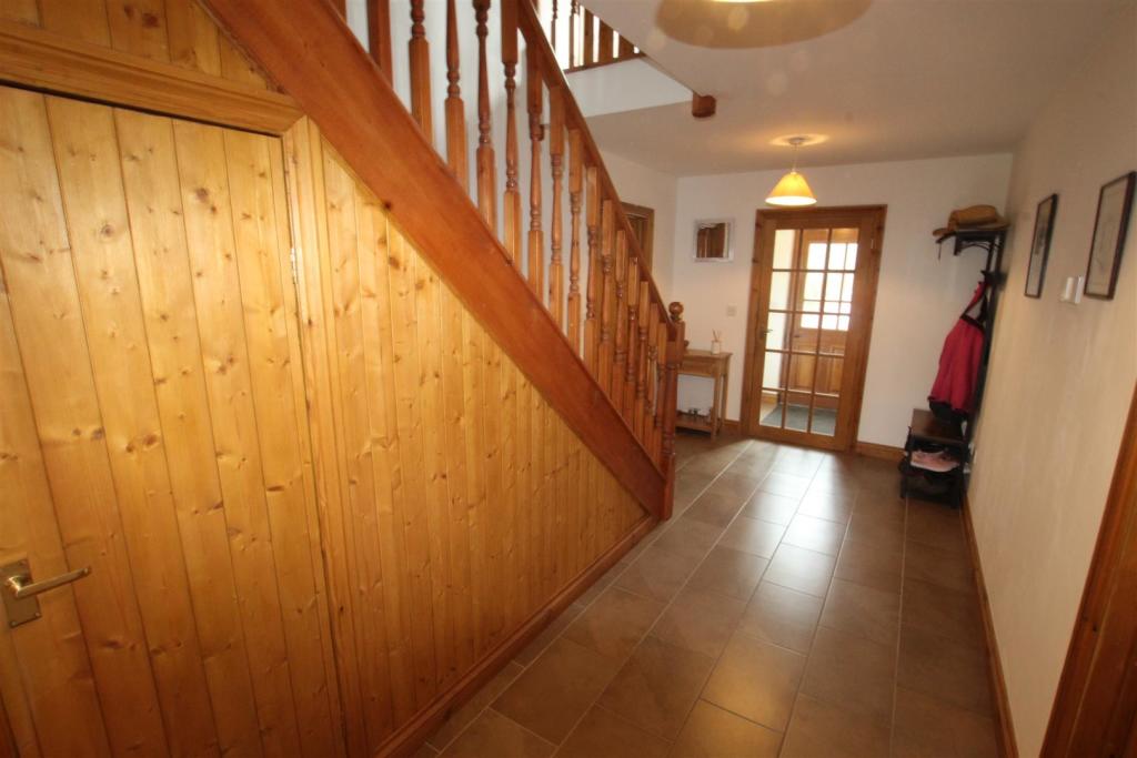 STAIRS TO LANDING