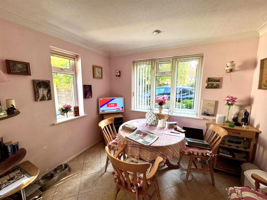 Breakfast Room