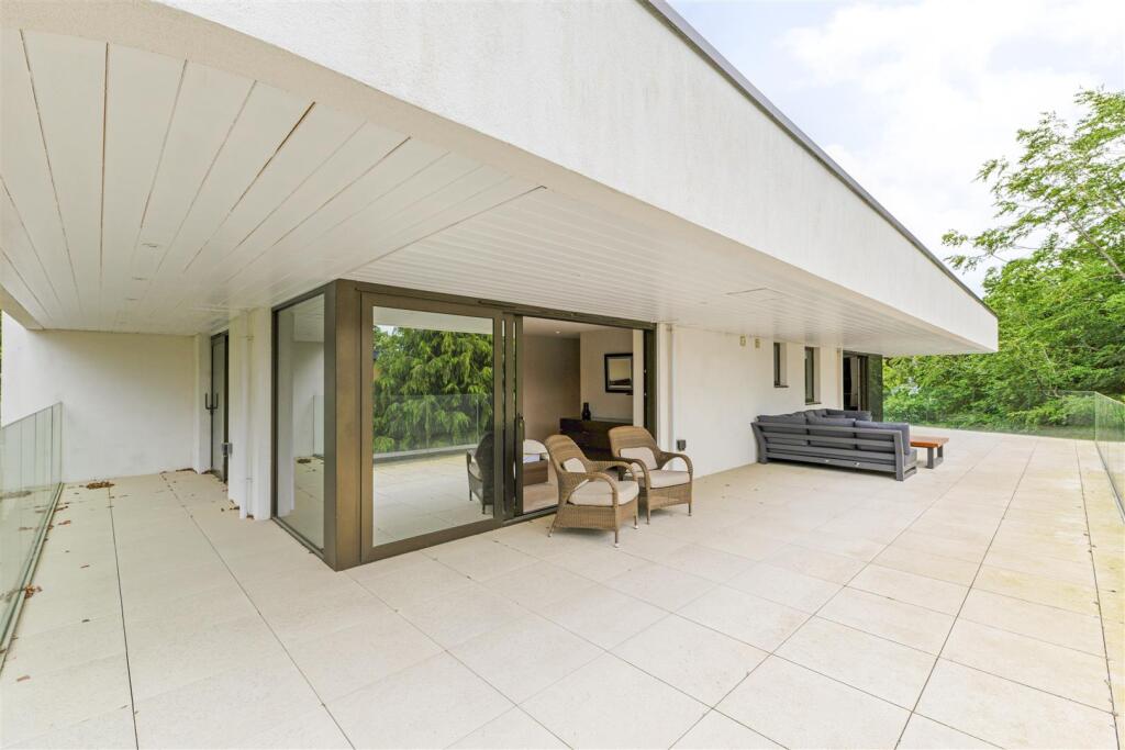 93634_Flat-10-56-The-Avenue  (20)_ENH2.jpg