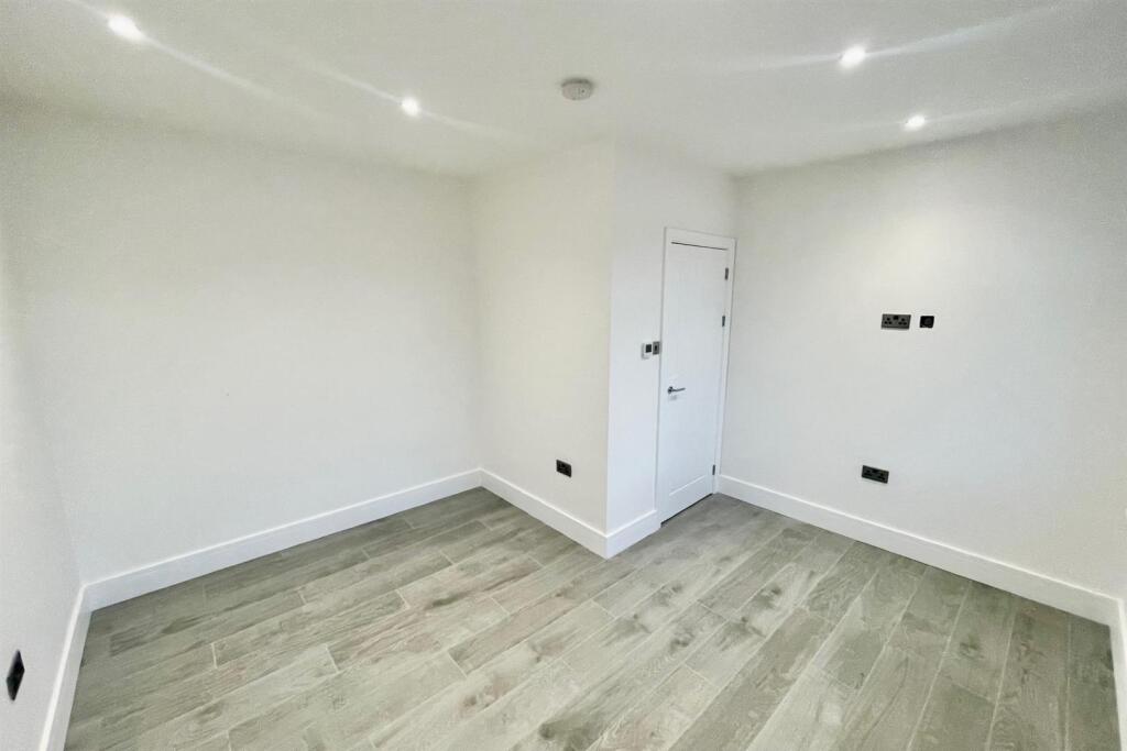 Bedroom5.jpg