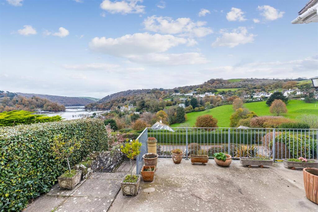 A06 - Pennymead Riverside Road Dittisham - 241114.