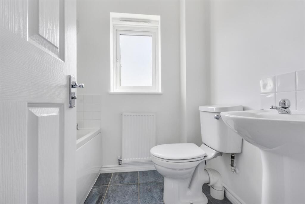 Bathroom_1.jpeg