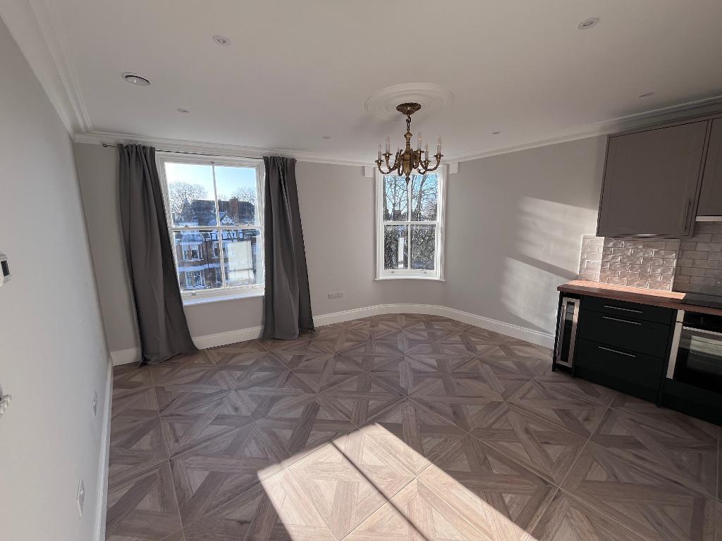 Bridge Road, Hampton Court Village, East Molesey, Surrey, KT8 9ER