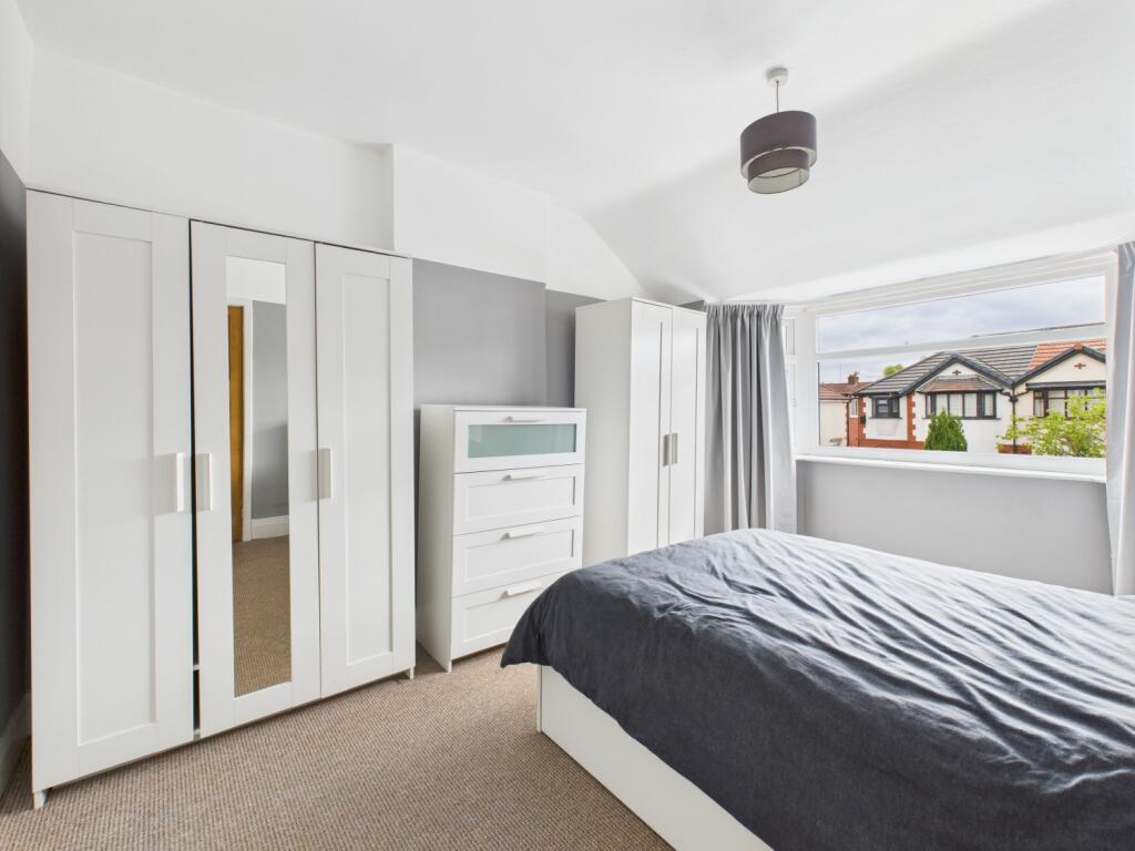 CAM03729G0-PR0069-STILL004