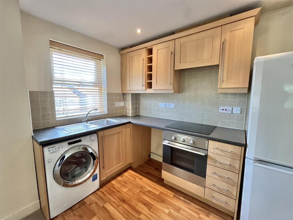 Open Plan Lounge &amp; Kitchen