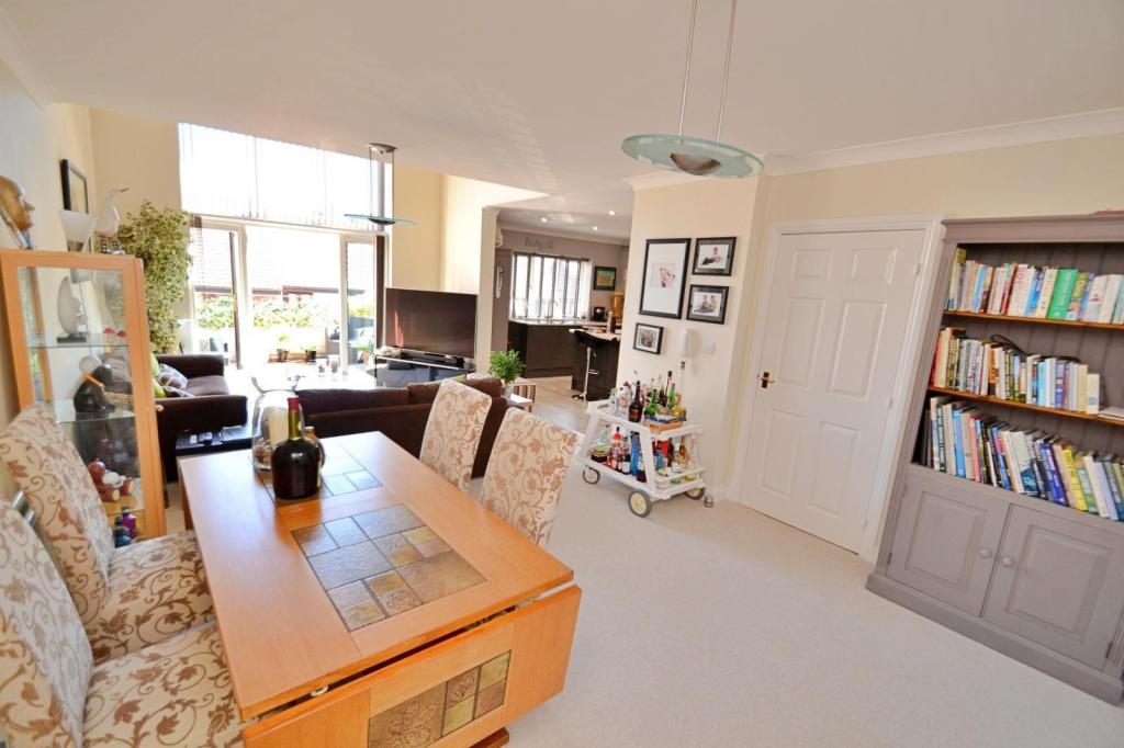 Sitting/Dining Room