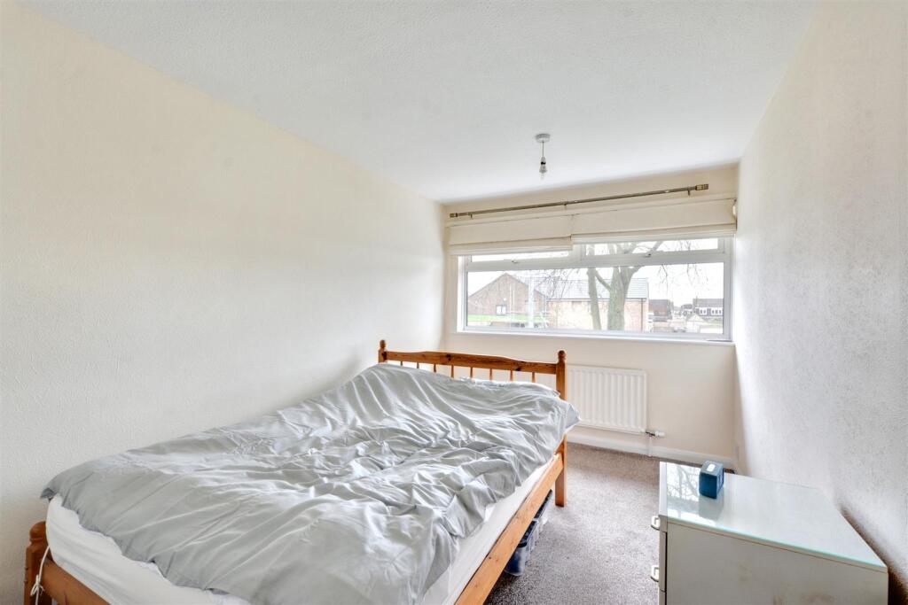 Bedroom 1_1.jpeg