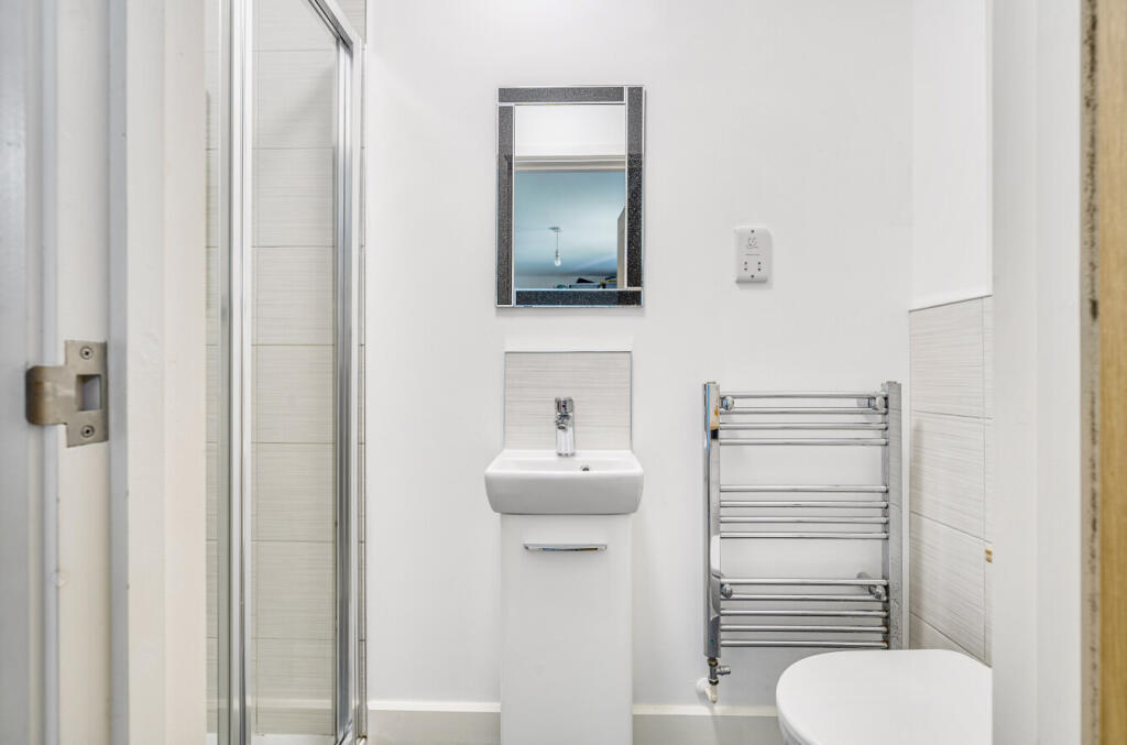 1320587-1-6871028...