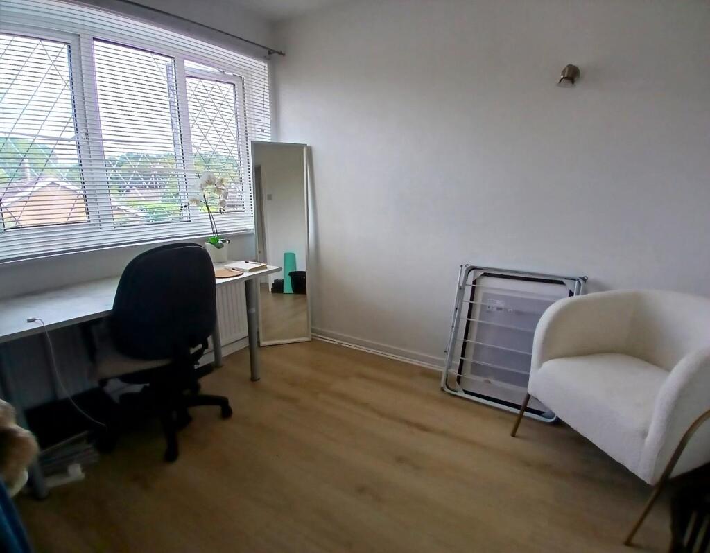 Bed 11.jpg