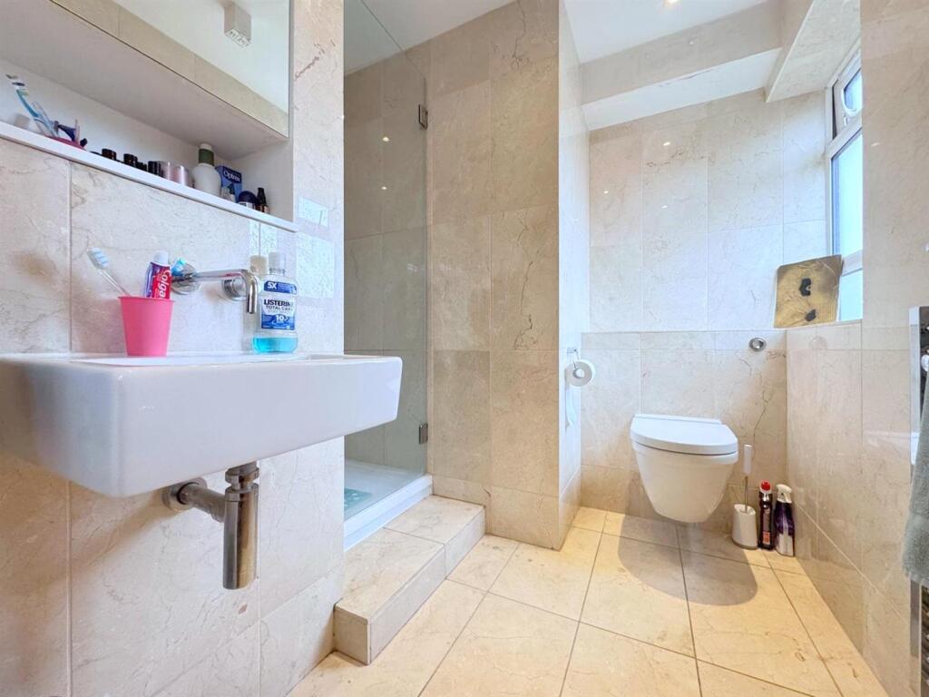 3 Bed for sale, Buy in Lonond, NW11 - Maxwellprope