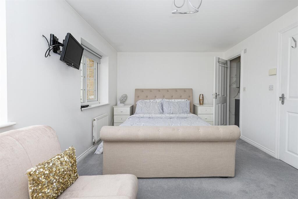 Bramleys Estate Agents - Annie Smith Way - Birkby 