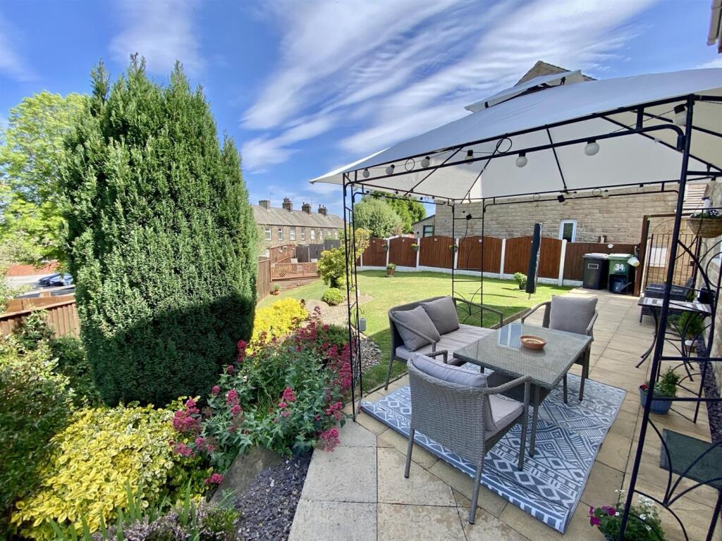 Bramleys Estate Agents - Oakfield Drive - Mirfield