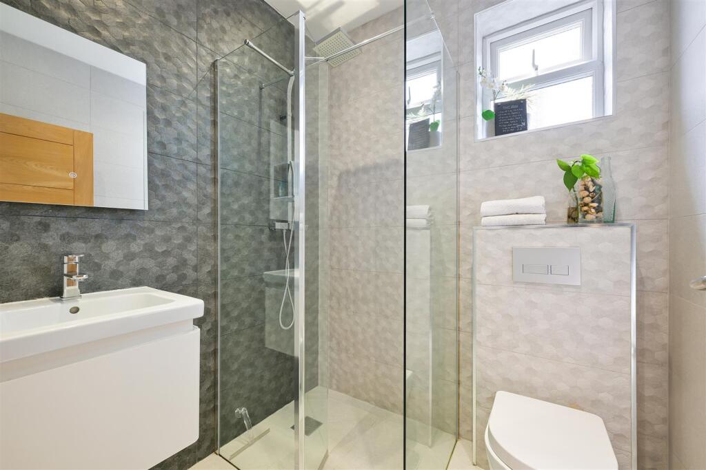 BRADSTOCK ROAD, 70- (14).jpg