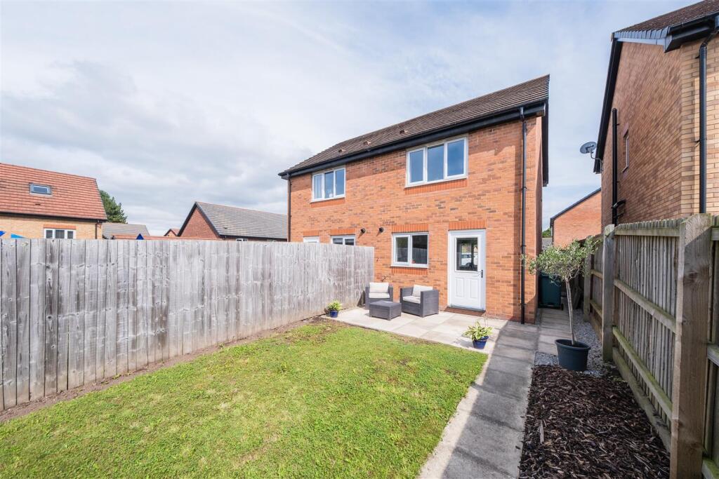 8 St James Court-025.jpg