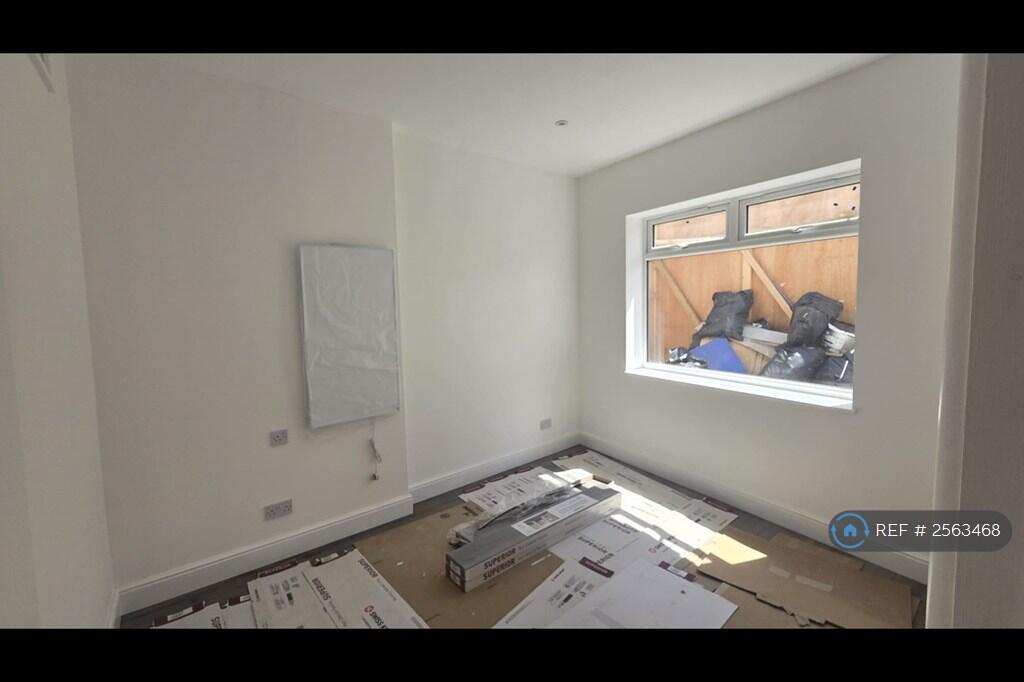 Flat 1 Front Bedroom