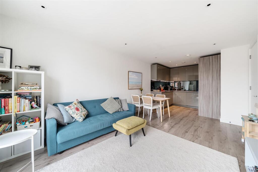 Reception room 2.jpg