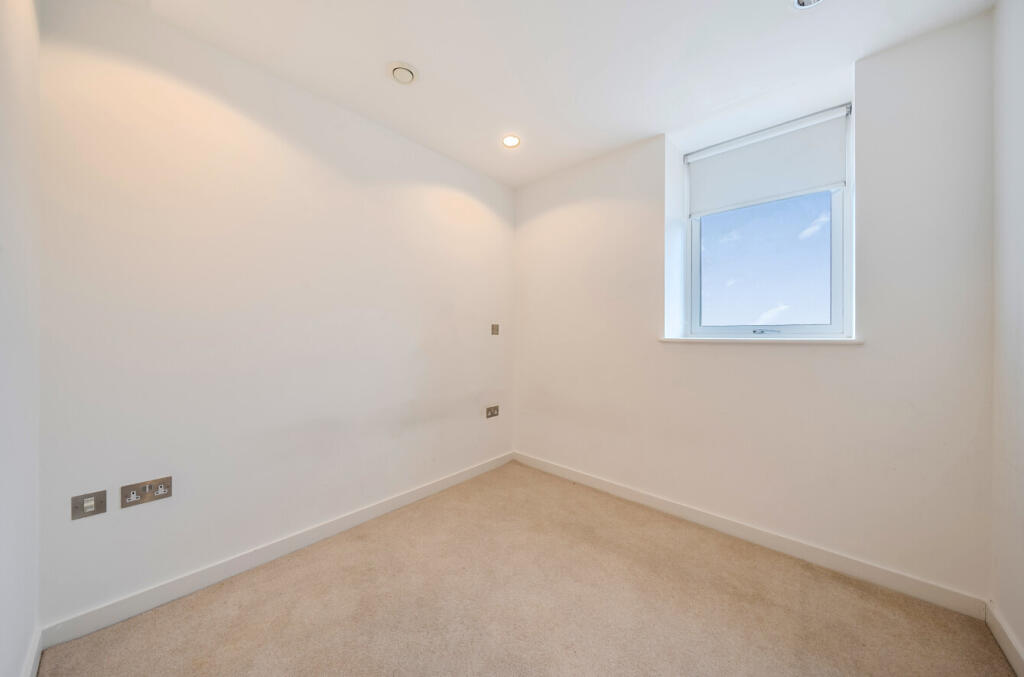 1364394-12-68e8df...